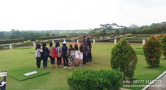 Pemakaman San diego hills, ziarah dan reuni keluarga 